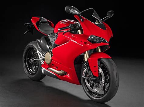 2015 Ducati 1299 Panigale – First Look Review | Rider Magazine