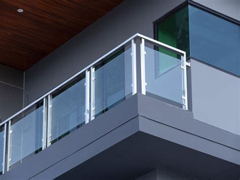 15 Modern Glass Railing Designs For Balcony 2024