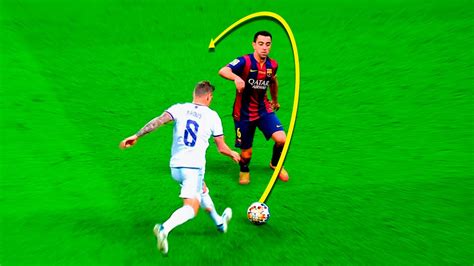 When Xavi Hernandez Faced Toni Kroos - Skills & Goals Battle - YouTube