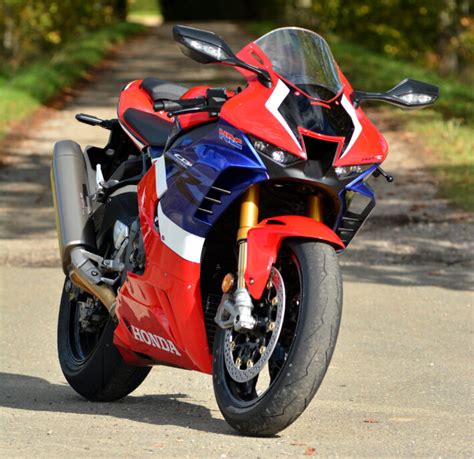 Ride Review: Honda CBR1000RR-R SP Fireblade | Devitt