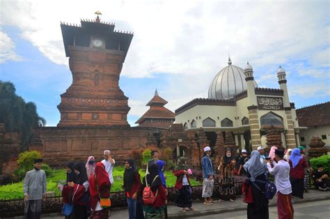 Central Java closes tourist sites during year-end holidays - National ...