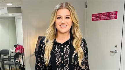 Kelly Clarkson Reveals Reason Behind Changing 'Piece by Piece'