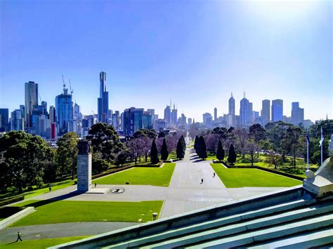 A photo I took of Melbourne's skyline a few months ago : r/melbourne