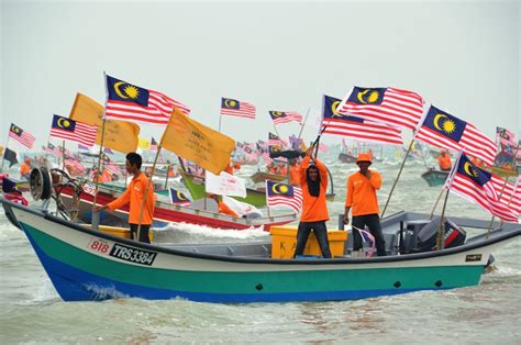 [GAMBAR] Nelayan Malaysia Catat Rekod Dunia Terbesar Mengalahkan London