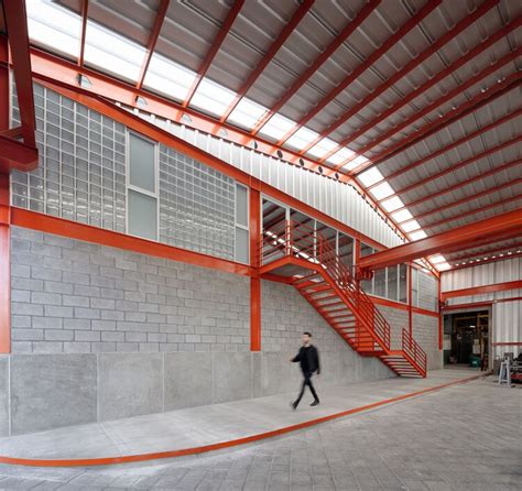 FM Industrial Warehouse / Emilio Alvarez Abouchard Arquitectura | ArchDaily