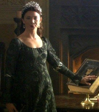 The Tudors Costumes: Anne Boleyn - S2 pt2 & S4 - The Tudors Wiki ...