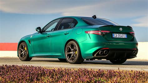 alfa-romeo-giulia-quadrifoglio-m.y.-2020 (4) - Auto motor si sport