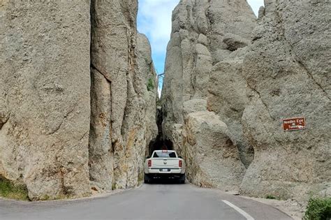 Needles Eye Tunnel narrow one-lane road?! ⛰ What's it like driving ...