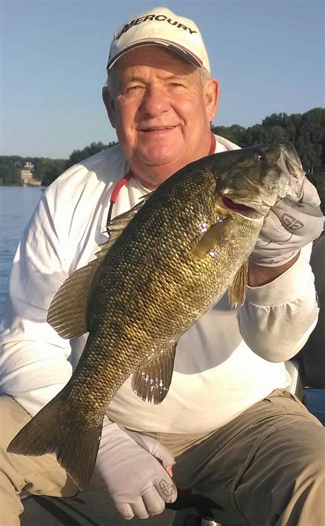 SMITH MOUNTAIN LAKE FISHING REPORT May 2017 By Captain DALE WILSON ...