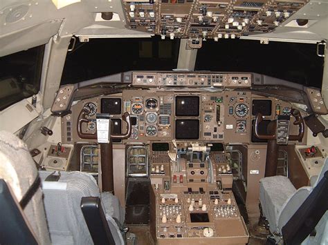 Boeing 757 Cockpit (Delta Air Lines) - a photo on Flickriver