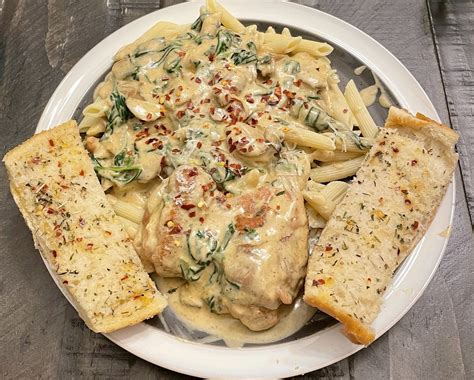 Chicken with Gorgonzola Alfredo sauce with mushrooms and spinach and ...