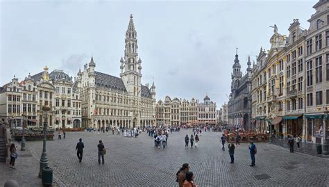 Top 10 Facts about the Grand Place in Brussels - Discover Walks Blog