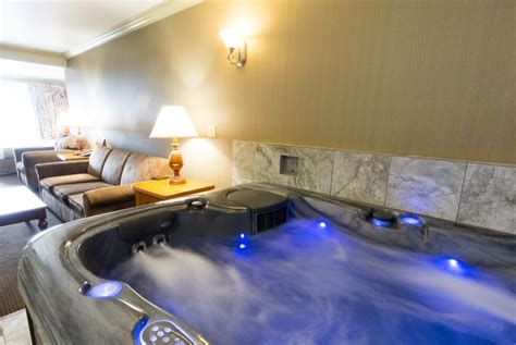 King Hot Tub Suite at The Beachcomber Motel - Fort Bragg Mendocino CA ...