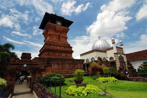 Hanya Ada Saat Ramadan, Ini Intip Ketan di Masjid Sunan Kudus