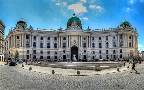 Istana Hofburg, Istana Musim Dingin Kekaisaran Yang Megah di Austria ...