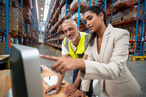 What is a Smart Warehouse? And 5 Benefits