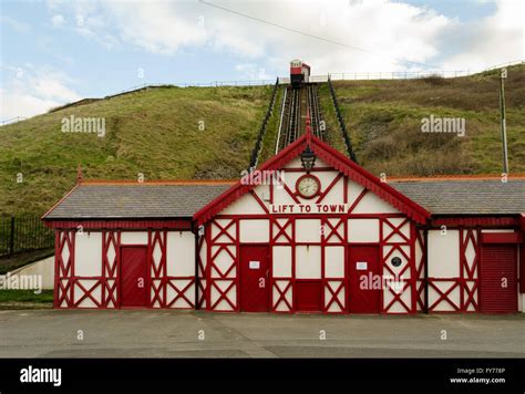 Saltburn Cliff Lift at Saltburn-by-the-Sea Stock Photo - Alamy