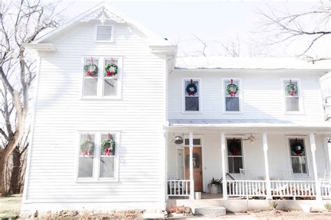 A Victorian Farmhouse Christmas Tour - Farmhouse on Boone