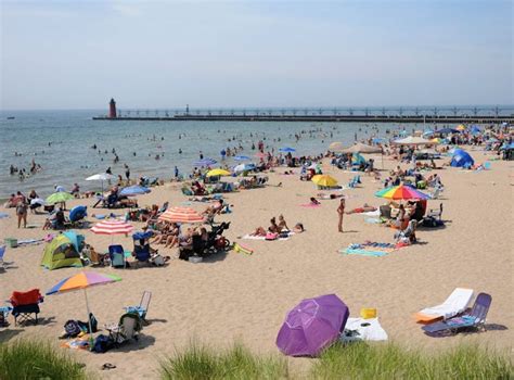 15 Best Beaches in Michigan to Cool off - Flavorverse