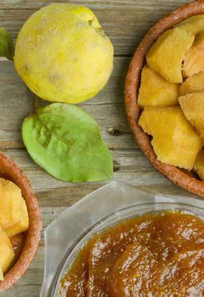 What is Quince Fruit? The Secret Food of Fall + Quince Fruit Recipes