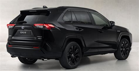 The new Toyota RAV4 Hybrid Black Edition with 306hp | Electric Hunter