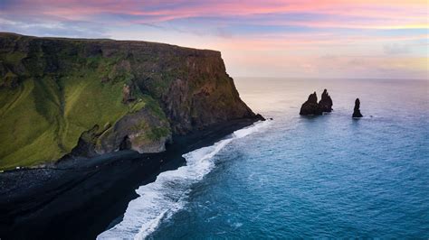 About Iceland's Breathtaking Black Sand Beach