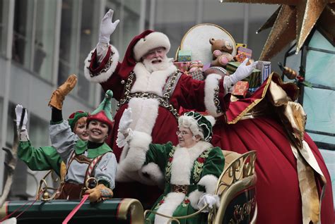 Balloons, floats and police at Macy’s Thanksgiving Parade (Photos ...