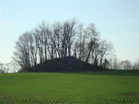 Mound Builders: A Travel Guide to the Ancient Ruins in the Ohio Valley ...