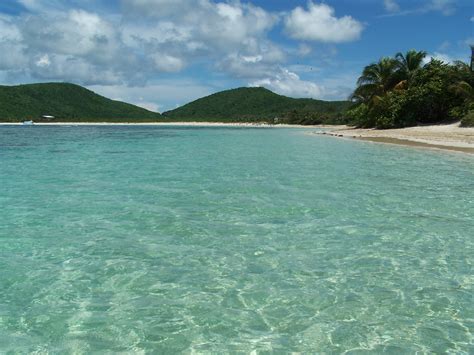 Flamenco beach, Culebra Island, Puerto Rico [2500X1900] [OC] : EarthPorn