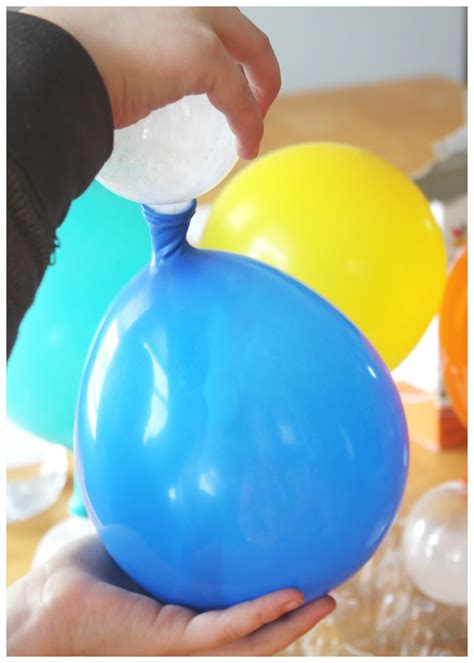 Balloon Baking Soda Vinegar Science Experiment for Kids