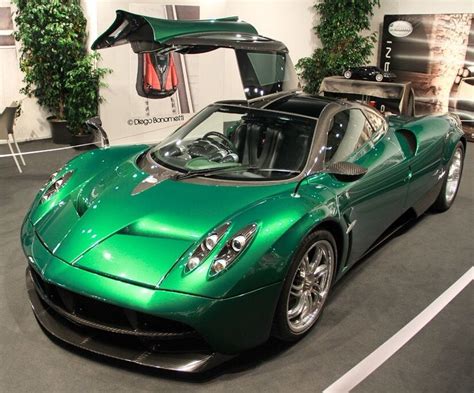 Pagani Huayra painted in Emrald Green Metallic Photo taken by: Bonnny ...