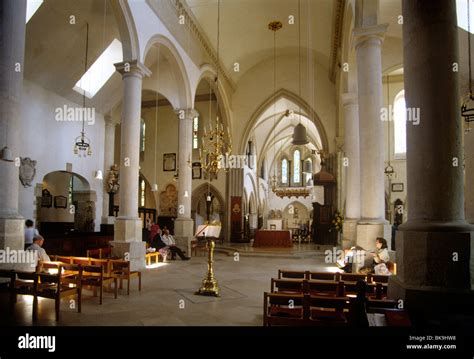 UK, England, Hampshire, Portsmouth Cathedral interior Stock Photo - Alamy