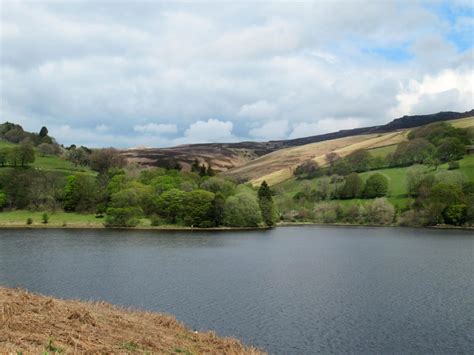 Ladybower Reservoir Walk (6 Miles) Via Derwent Dam