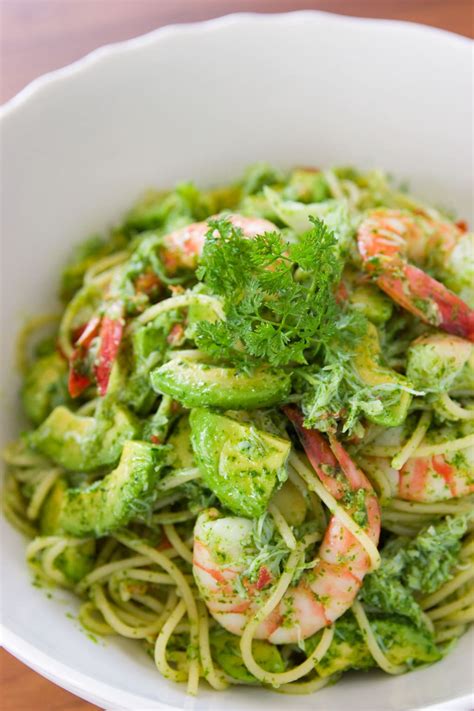 Tutustu 64+ imagen prawn avocado pasta recipe - abzlocal fi