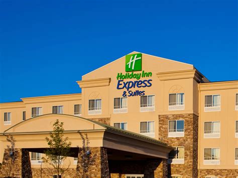 Hotels in Waukegan, IL | Holiday Inn Express & Suites Chicago North ...