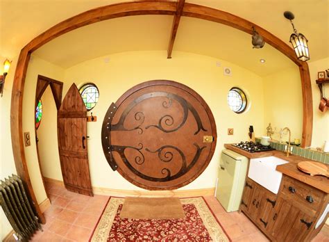 Watch a tour through the hobbit house offering the real Shire ...