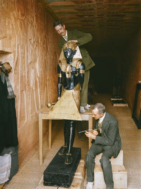 1922: The discovery of Tutankhamun's tomb — in color Egyptian Artifacts ...