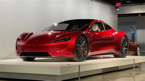 La Tesla Roadster finisce al museo: accelera da 0 a 100 in 1''1