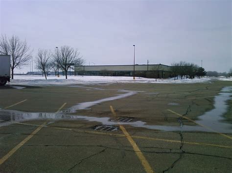 Former Hy-Vee Food Store, Spencer, Iowa | In my opinion, I t… | Flickr