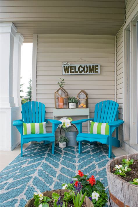 Spring front porch decorating ideas. These DIY wood Adirondack chairs ...