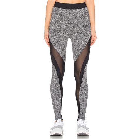 7 Leggings That Do More Than Just Look Good - NewBeauty