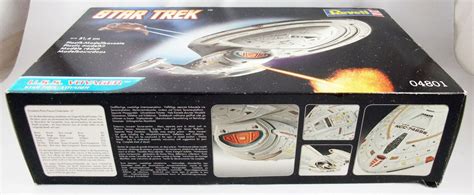 Star Trek Voyager - Revell - U.S.S. Voyager model-kit