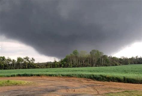 Tornado outbreak slams Deep South on April 5