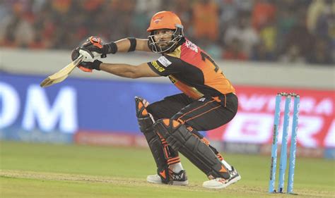 IPL 2017 highlights: Yuvraj Singh stars for Sunrisers in win over RCB ...