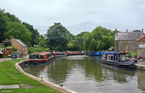 √ Bradford On Avon Canal Walk