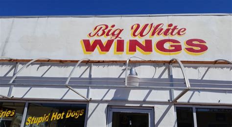 7 Best Places In Alabama To Get Wings On Game Day