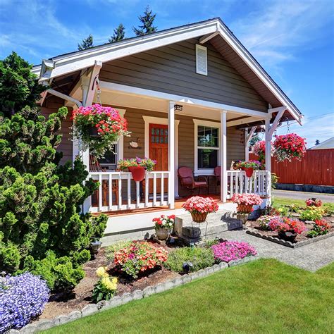 Spring Front Yard Ideas: Transform Your Home's Curb Appeal in 5 Easy ...