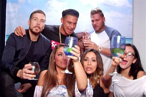 'Jersey Shore' Goes on 'Family Vacation' in First Reunion Trailer