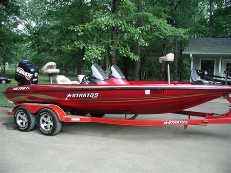 Stratos boats | Bass boat, Bass fishing boats, Boat