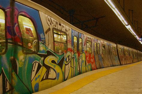 Subway’s graffiti: An expression of modern art | Graffiti wallpaper ...